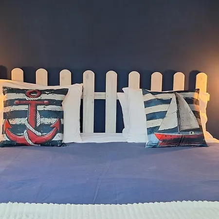 Irene's Place Marina Апартаменты