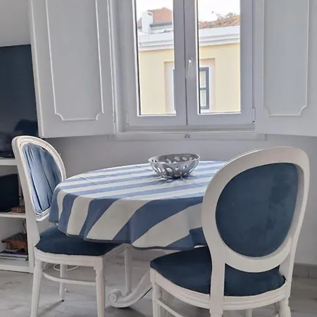 Irene's Place Marina Appartement