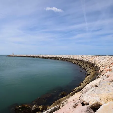 Daire Irene's Place Marina